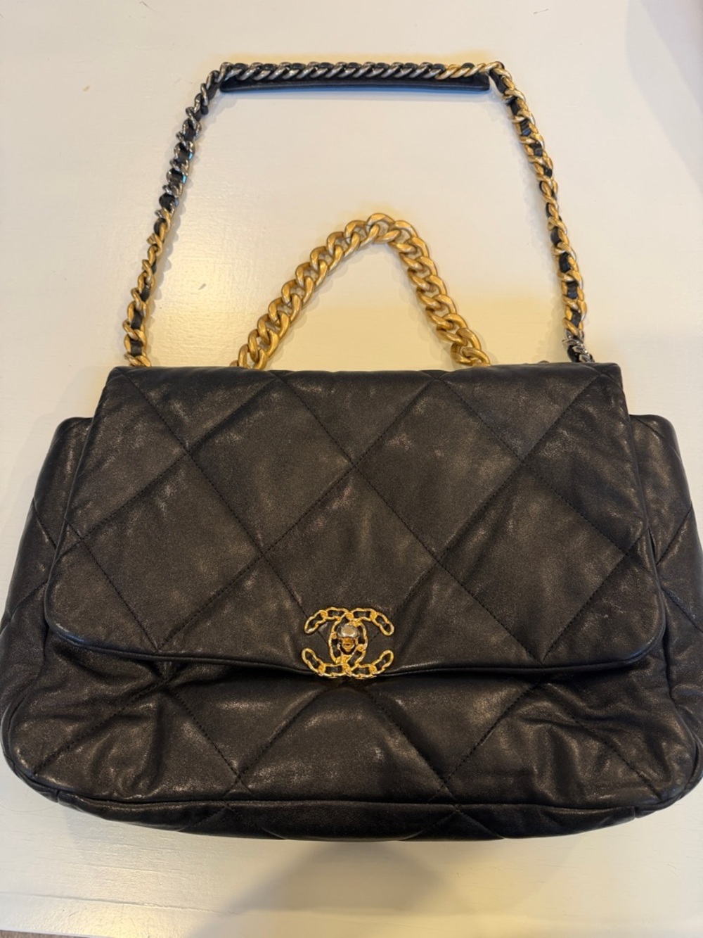 CHANEL 19 Maxi Flap Bag - Picture 5 of 14